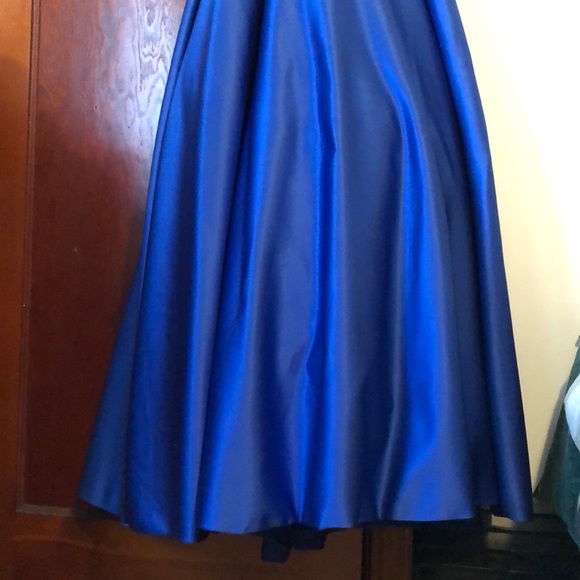 Floor-Length Satin Prom/Evening Dress - Picture 5 of 7